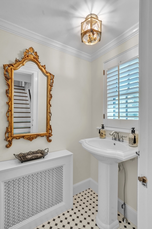 Dover, Massachusetts 02030, United States, 6 Bedrooms Bedrooms, ,6 BathroomsBathrooms,Residential,Active,120121