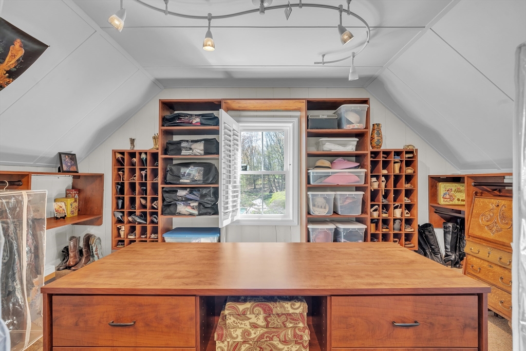 Dover, Massachusetts 02030, United States, 6 Bedrooms Bedrooms, ,6 BathroomsBathrooms,Residential,Active,120121