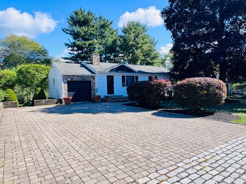 8 Cedar St Ashland MA 01721