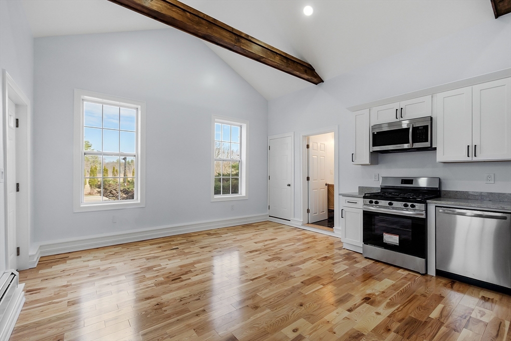 382 W Main St