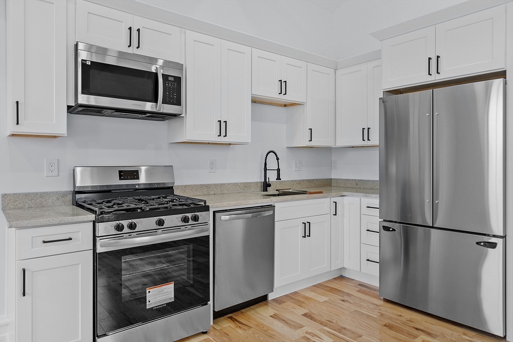 382 W Main St
