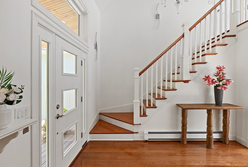 6 Lynbrook Rd