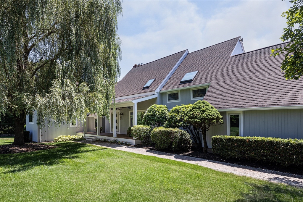 6 Lynbrook Rd