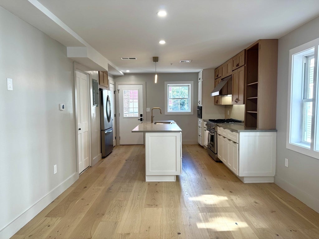 122 West Seventh St #E, Boston, MA Photo #5