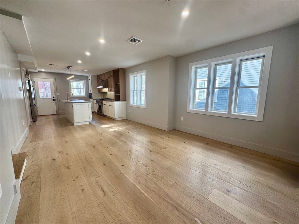 122 West Seventh St #E, Boston, MA Photo #6