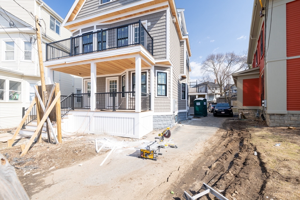 23 College Hill Rd 1