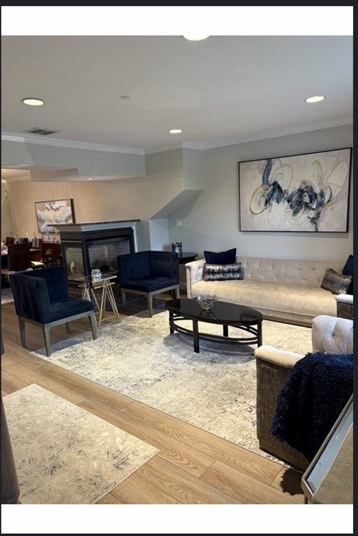 218 Rangeway Rd 212