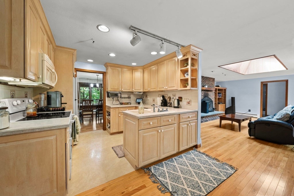 95 Walnut Street, Middleboro, MA Photo #20