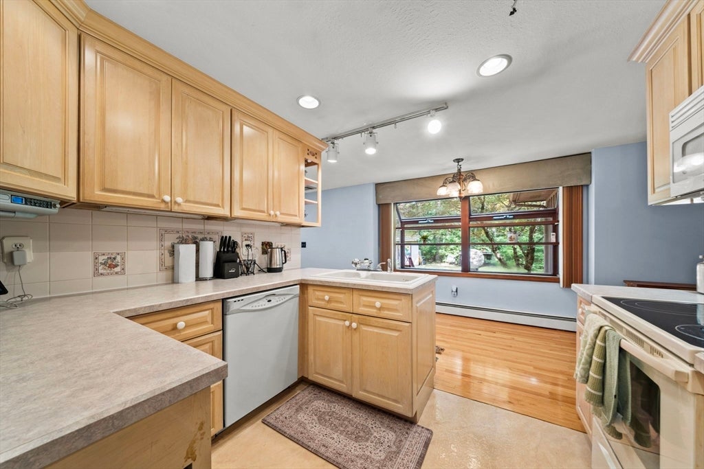 95 Walnut Street, Middleboro, MA Photo #23