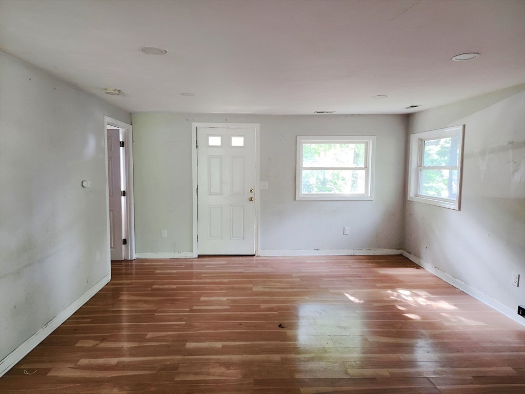 66 Lakeshore Dr, Holliston, MA, 66 Lakeshore Dr, Holliston, MA Photo #3
