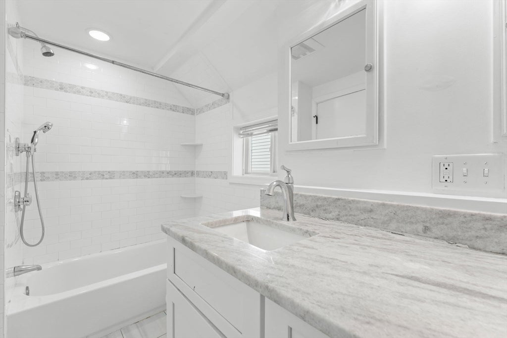449 Frankfort St, Boston, MA, 449 Frankfort St, Boston, MA Photo #14