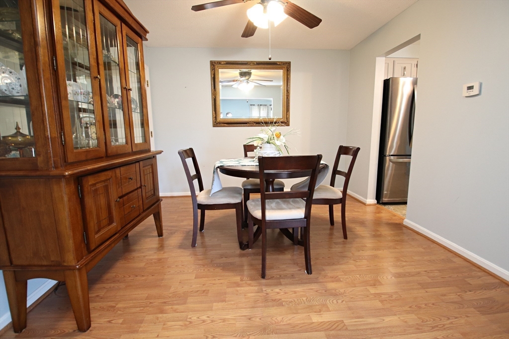 Saugus, Massachusetts 01906, United States, 2 Bedrooms Bedrooms, ,1 BathroomBathrooms,Residential,Pending,201837