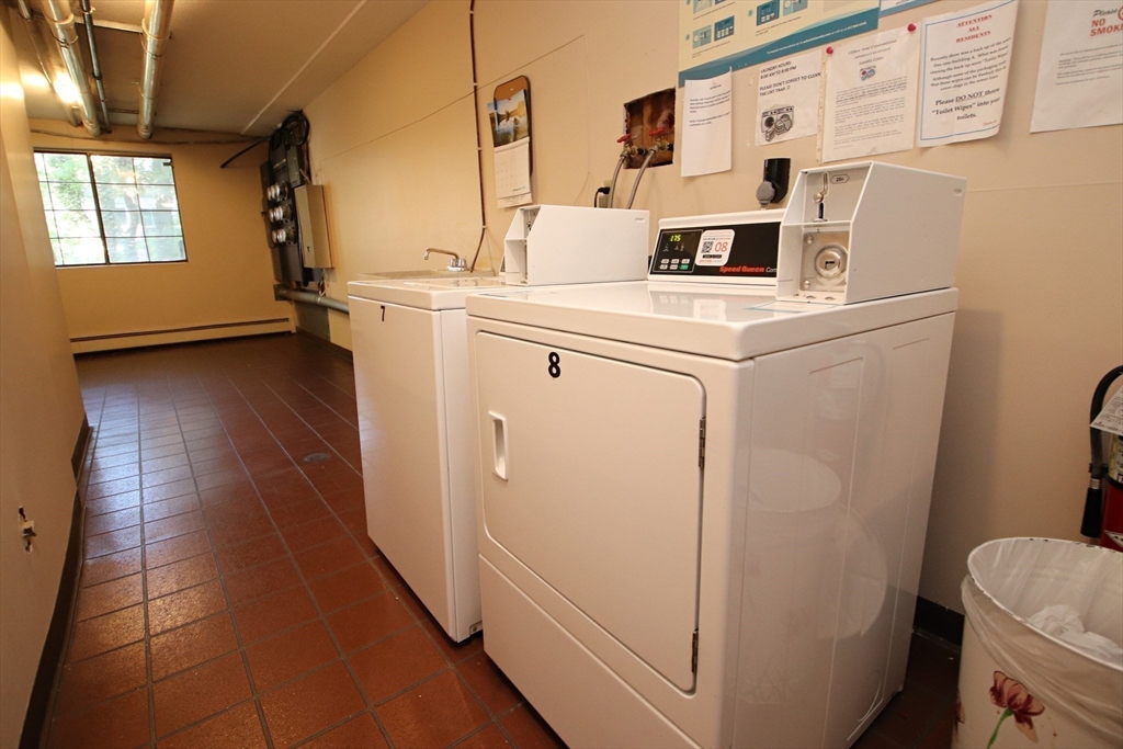 Saugus, Massachusetts 01906, United States, 2 Bedrooms Bedrooms, ,1 BathroomBathrooms,Residential,Pending,201837