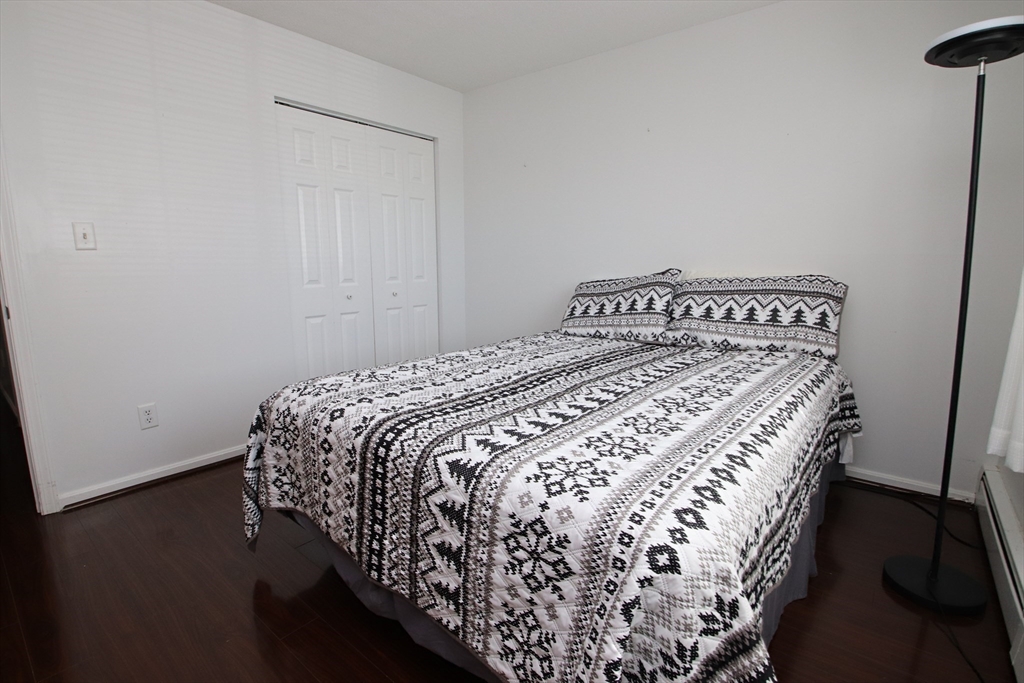 Saugus, Massachusetts 01906, United States, 2 Bedrooms Bedrooms, ,1 BathroomBathrooms,Residential,Pending,201837