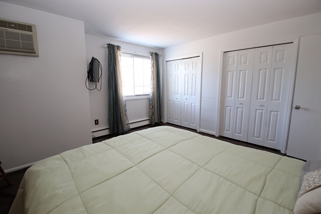 Saugus, Massachusetts 01906, United States, 2 Bedrooms Bedrooms, ,1 BathroomBathrooms,Residential,Pending,201837