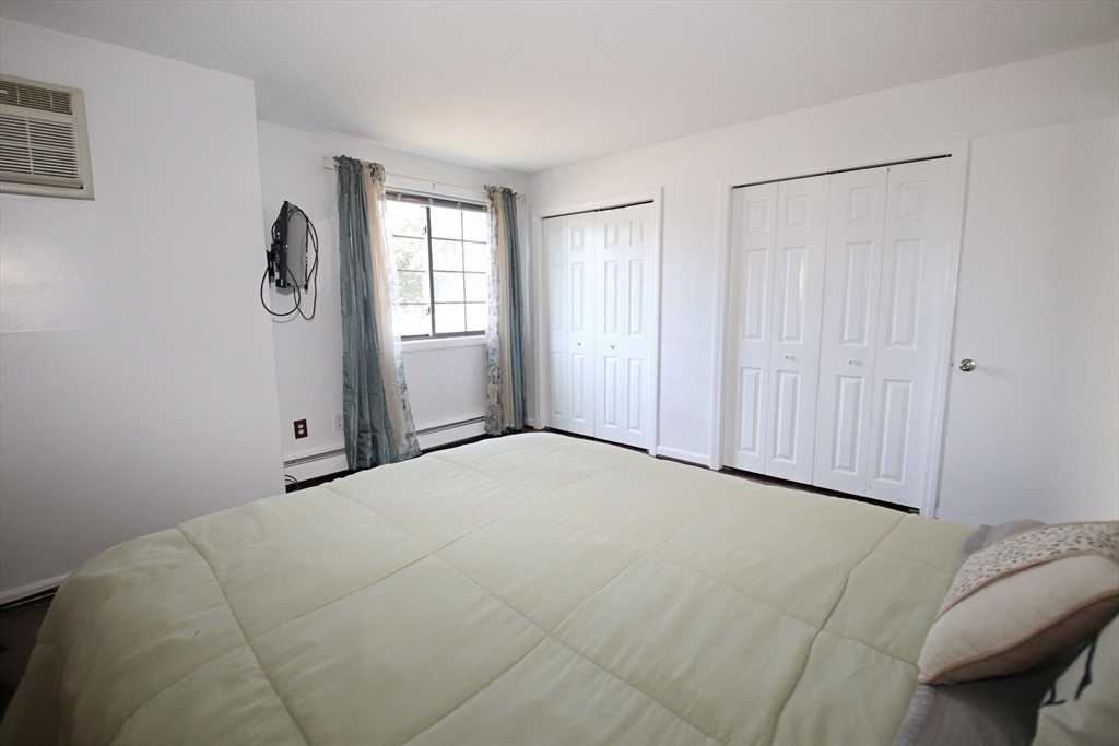 Saugus, Massachusetts 01906, United States, 2 Bedrooms Bedrooms, ,1 BathroomBathrooms,Residential,Pending,201837