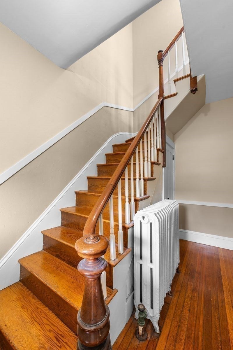 1 Maverick St 2