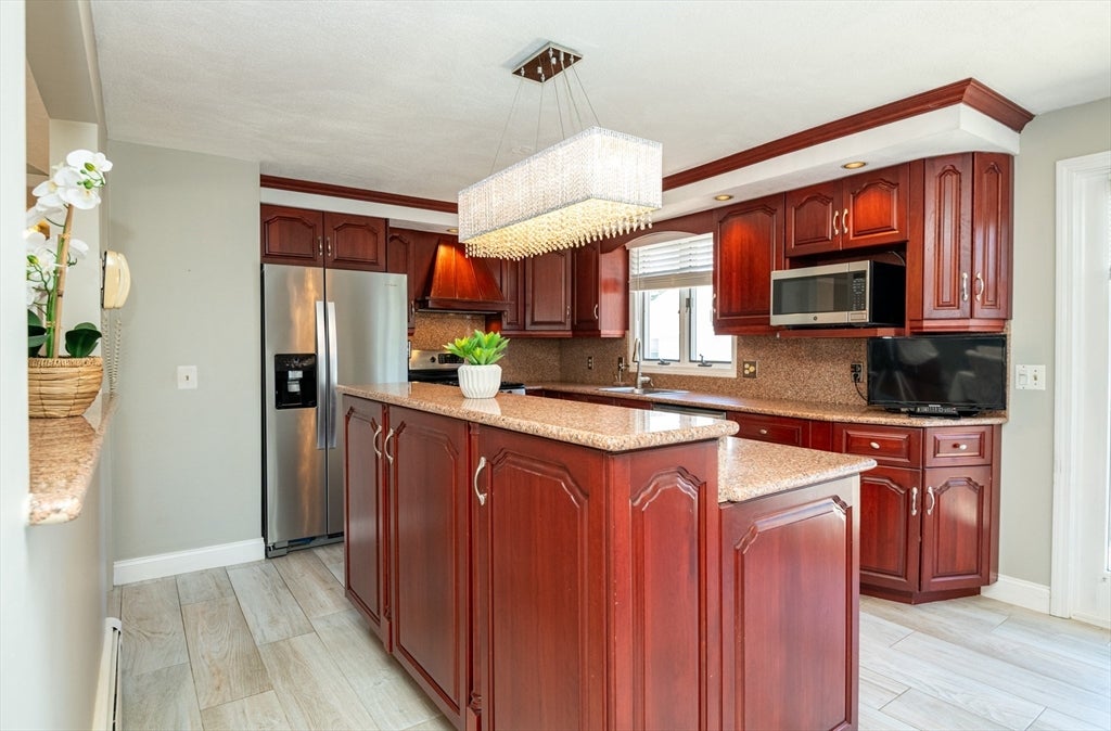 27 Carr Rd