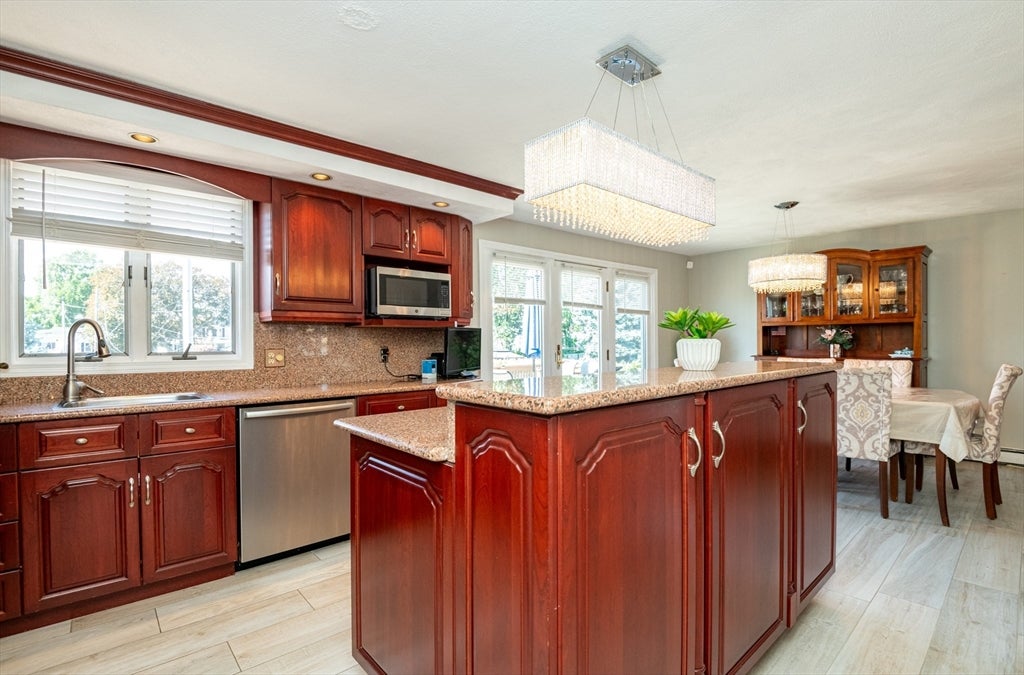 27 Carr Rd