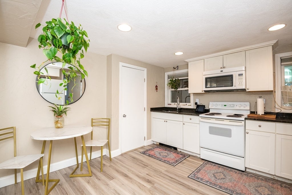 27 Carr Rd, Saugus, MA Photo #24