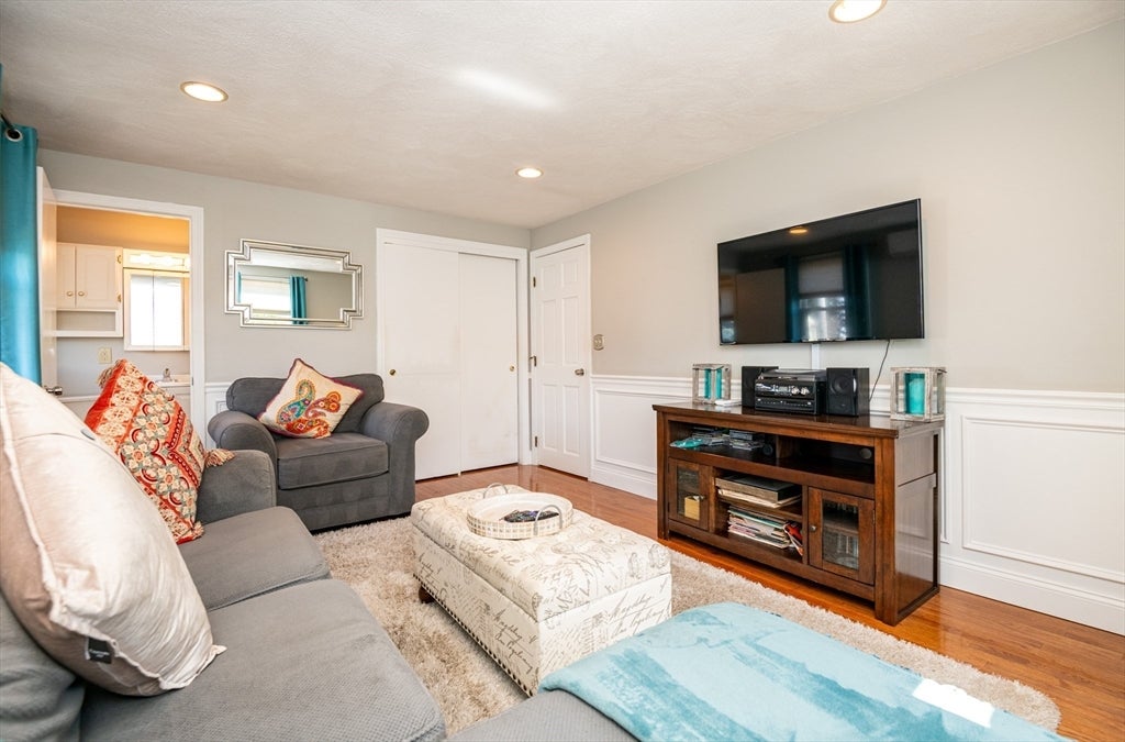 27 Carr Rd, Saugus, MA Photo #22