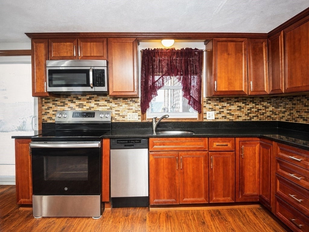 27 Carr Rd, Saugus, MA Photo #19