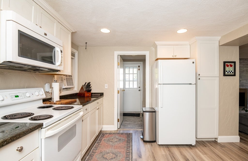 27 Carr Rd, Saugus, MA Photo #26