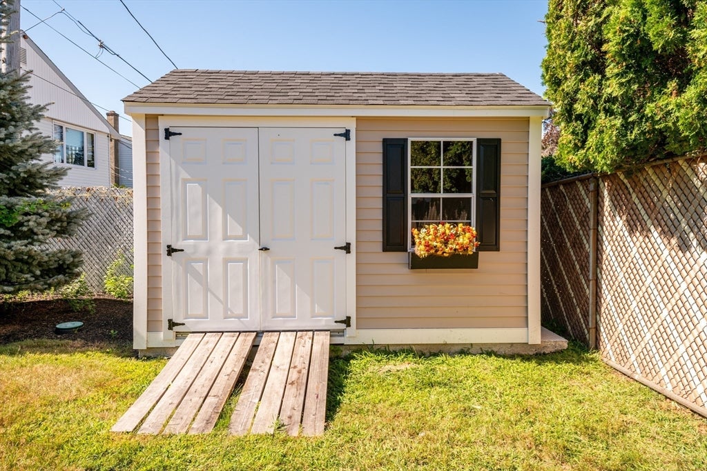 27 Carr Rd, Saugus, MA Photo #34