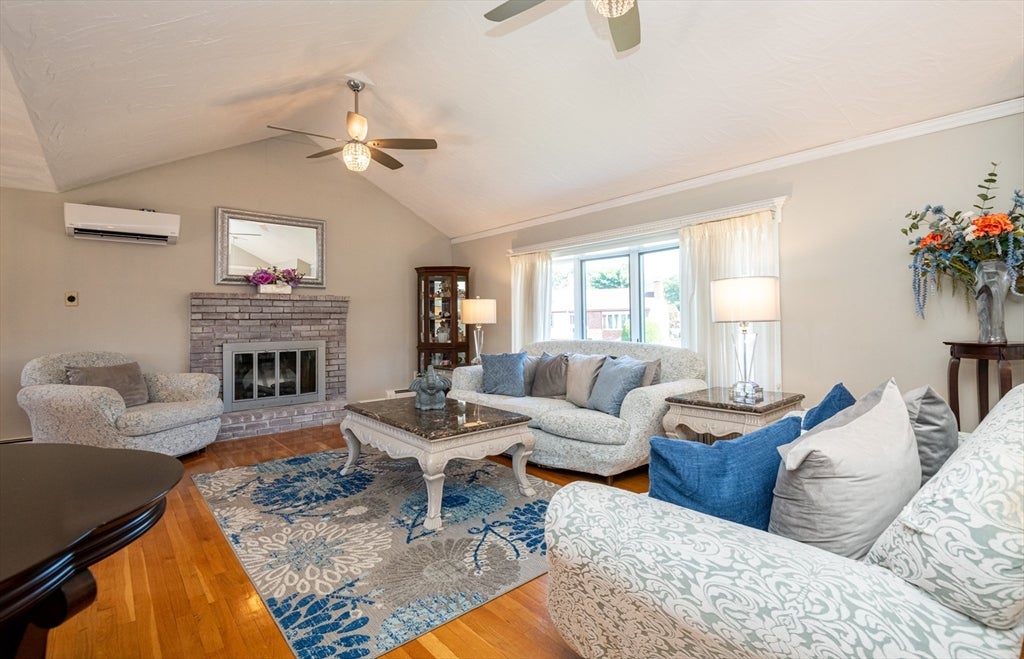27 Carr Rd, Saugus, MA Photo #8
