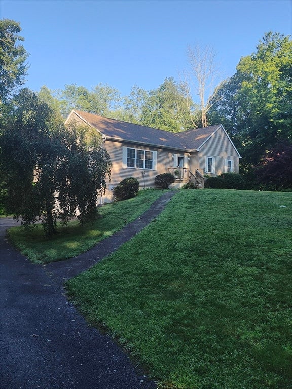 299 River St