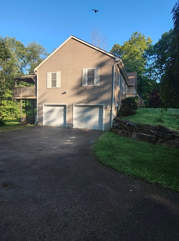 299 River St