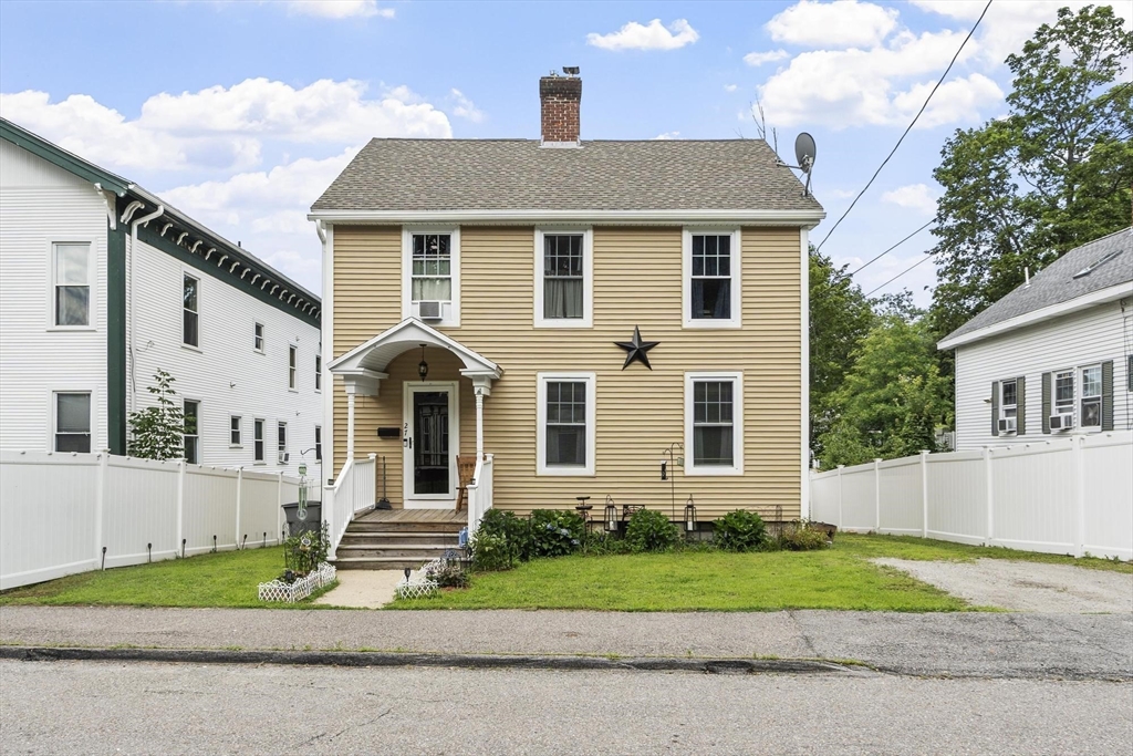 Photo 1 of 38 — 27 Cedar St, Gardner, MA 01440