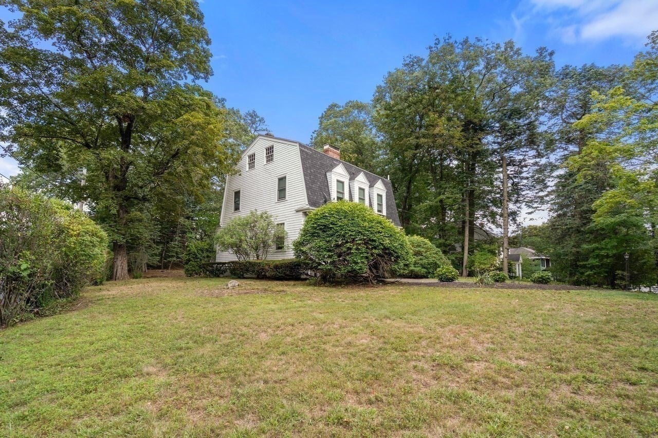 126 Moffat Rd, Newton, MA Photo #20