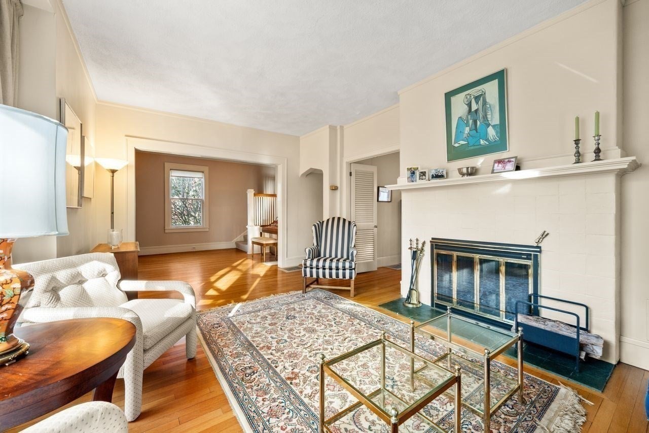126 Moffat Rd, Newton, MA Photo #6