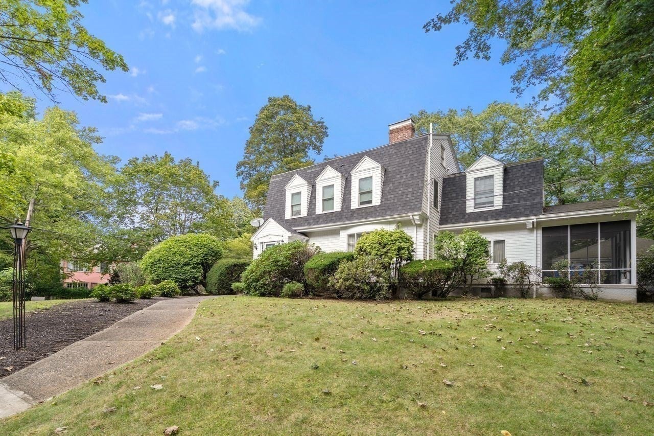 126 Moffat Rd, Newton, MA Photo #21