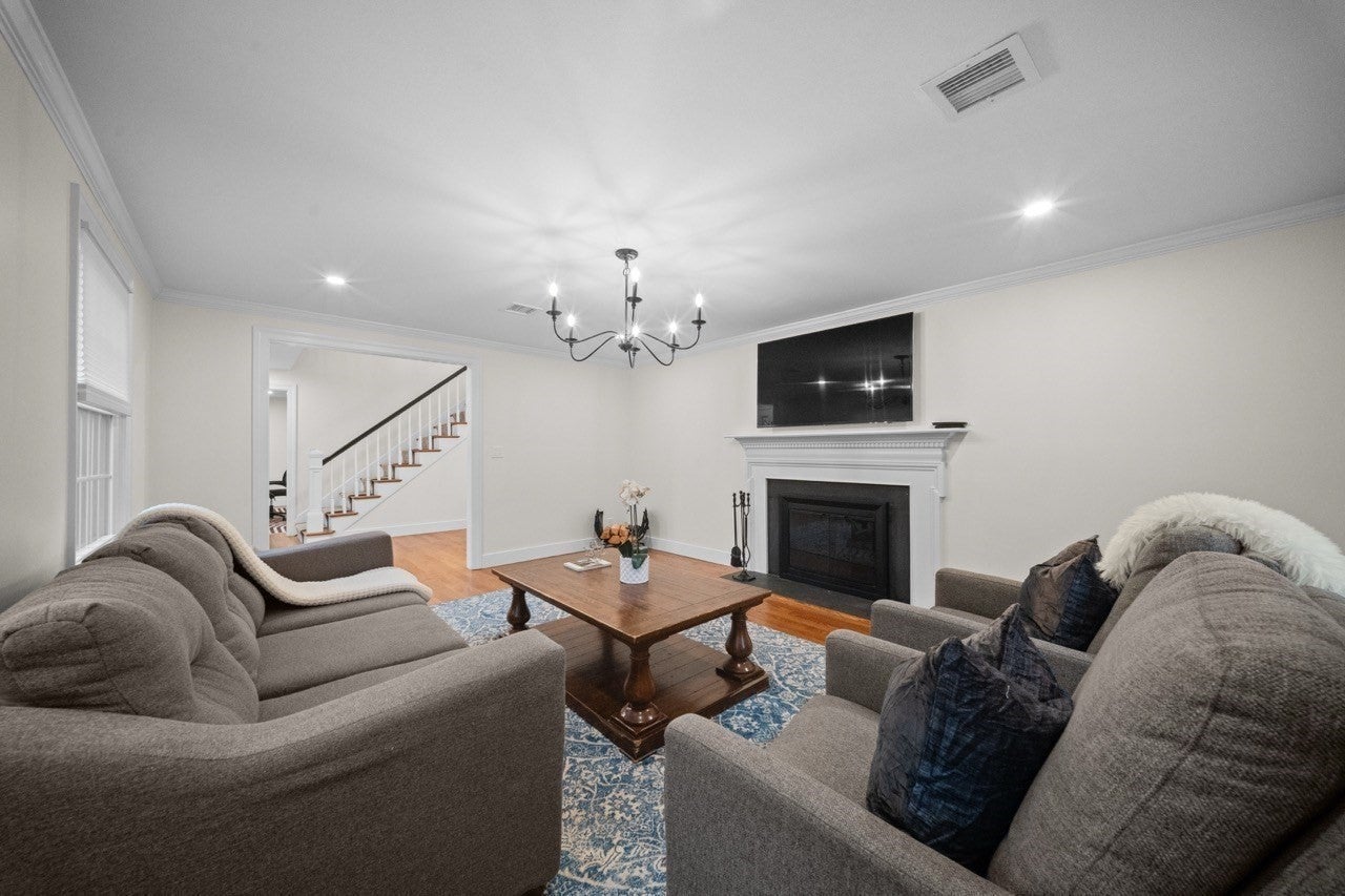 10 Juniper Hill Road