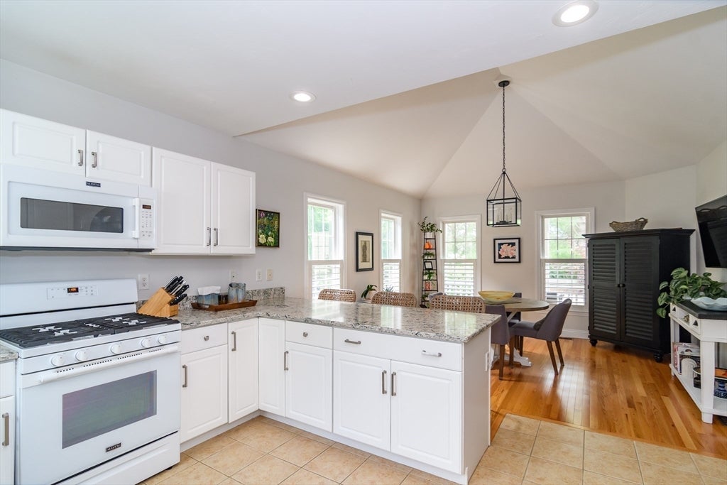 14 Sea Knoll Ct #14, Bourne, MA Photo #7