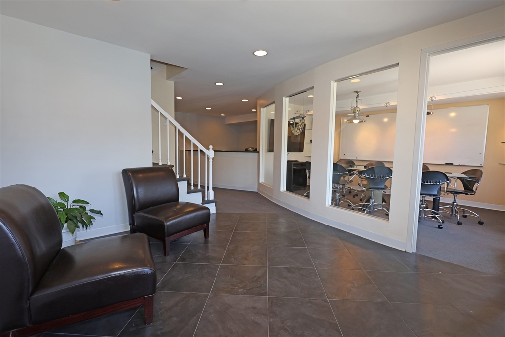 270 Littleton Rd 10