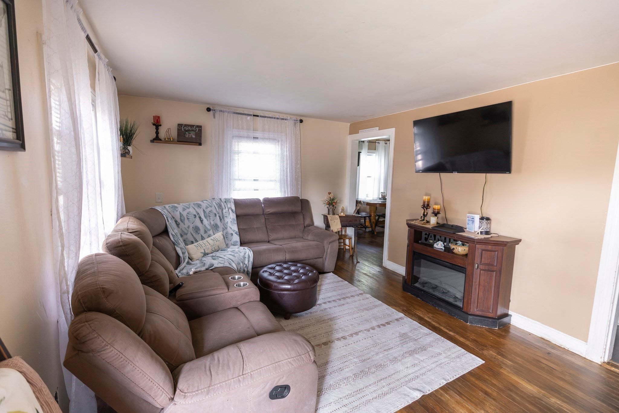 118 Ararat St, Worcester, MA, 118 Ararat St, Worcester, MA Photo #9