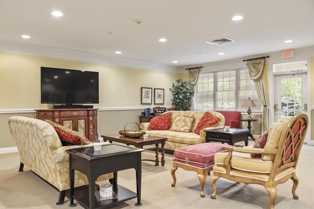 1313 Emerald Ct #1313, Tewksbury, MA Photo #23