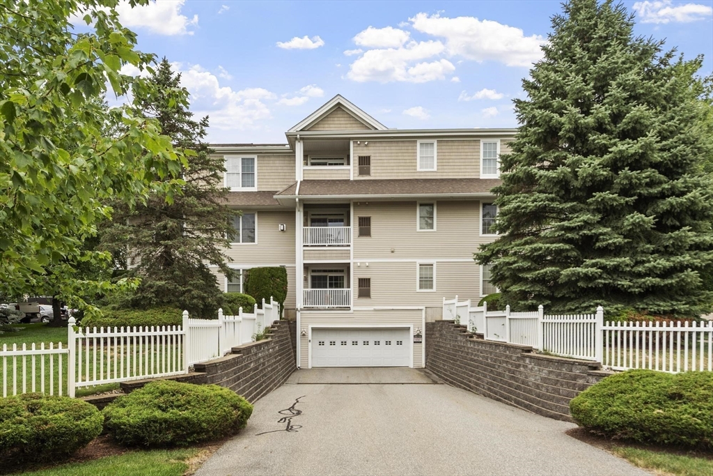 1313 Emerald Ct #1313, Tewksbury, MA Photo #26