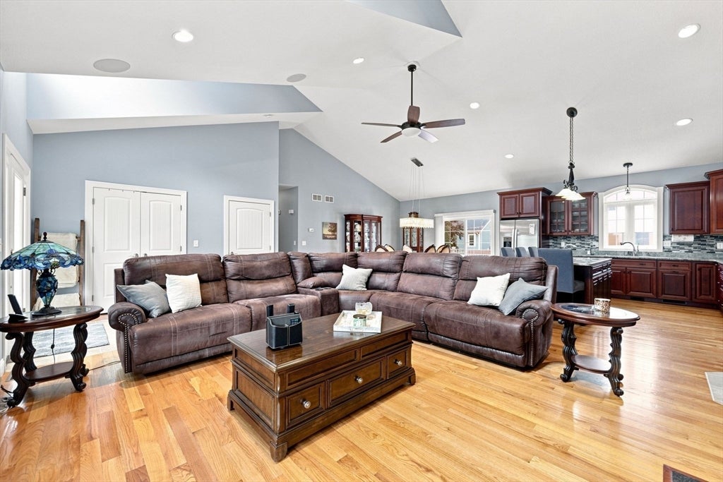 154 Mayflower Ave, Chicopee, MA, 154 Mayflower Ave, Chicopee, MA Photo #15