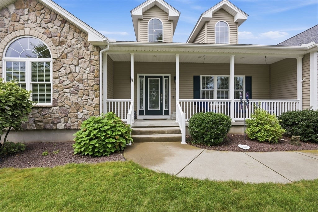 154 Mayflower Ave, Chicopee, MA, 154 Mayflower Ave, Chicopee, MA Photo #2