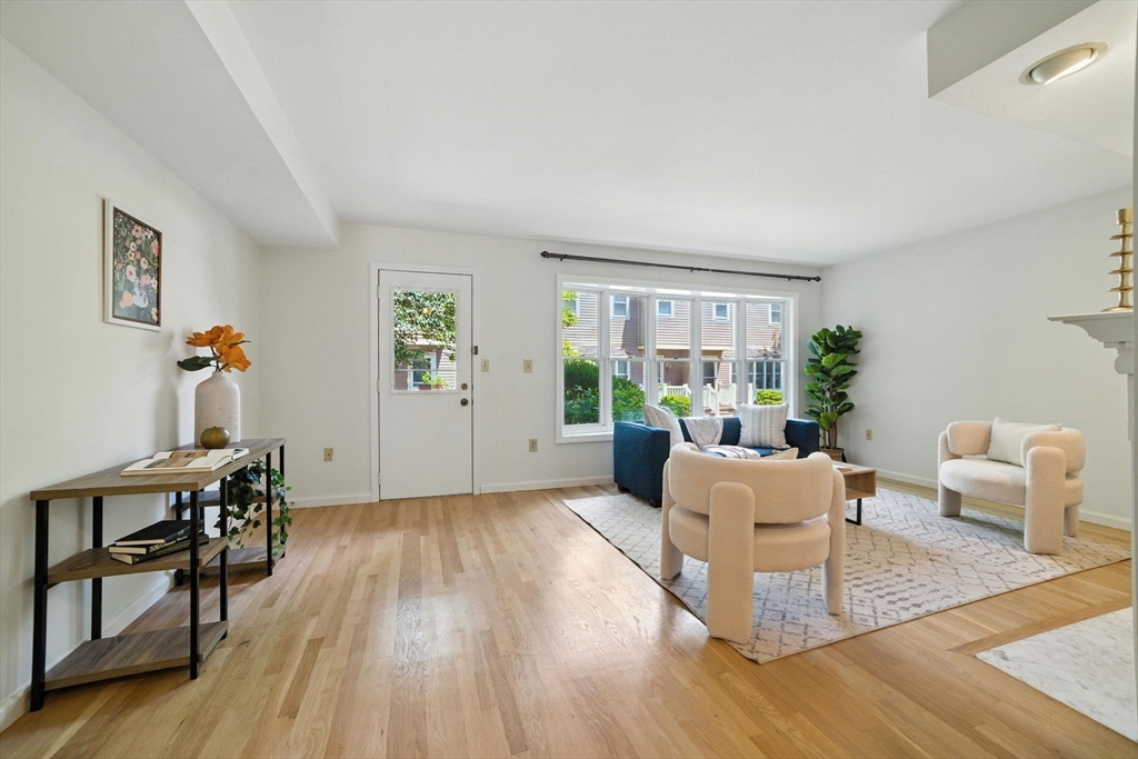 8 Locust Lane C