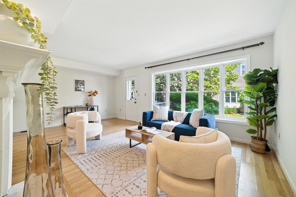 8 Locust Lane C