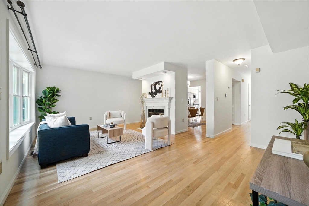 8 Locust Lane C