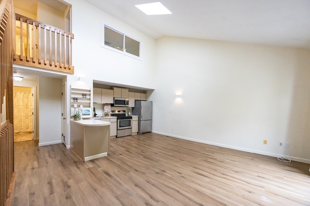 21 Lordvale Boulevard 406