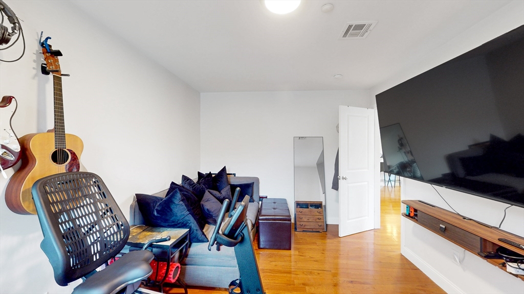7 Mount Hope 202