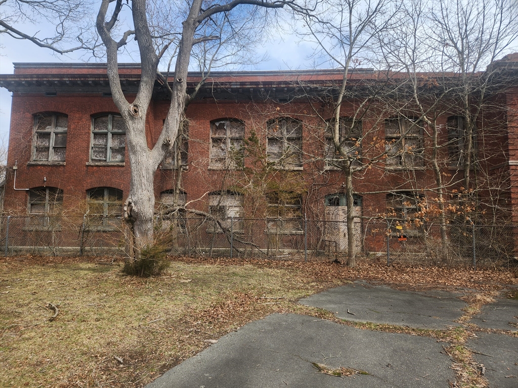 0 Pleasant St