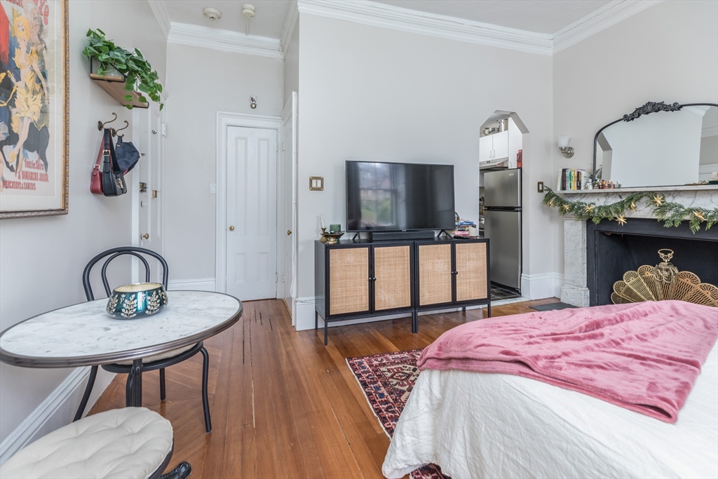 74 Mt Vernon St 1F